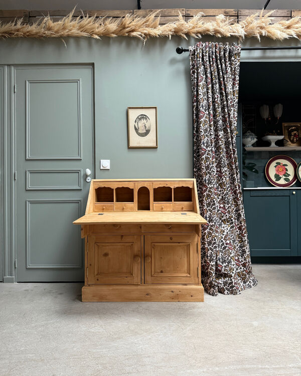 Commode anglaise, scriban en pin