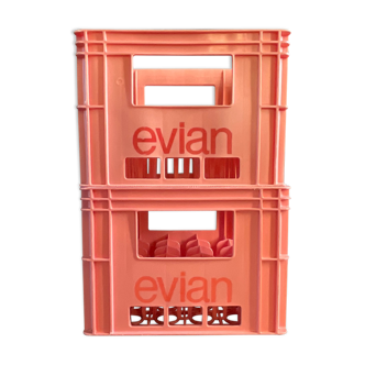 Caisses à bouteilles évian