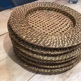 Under wicker plates