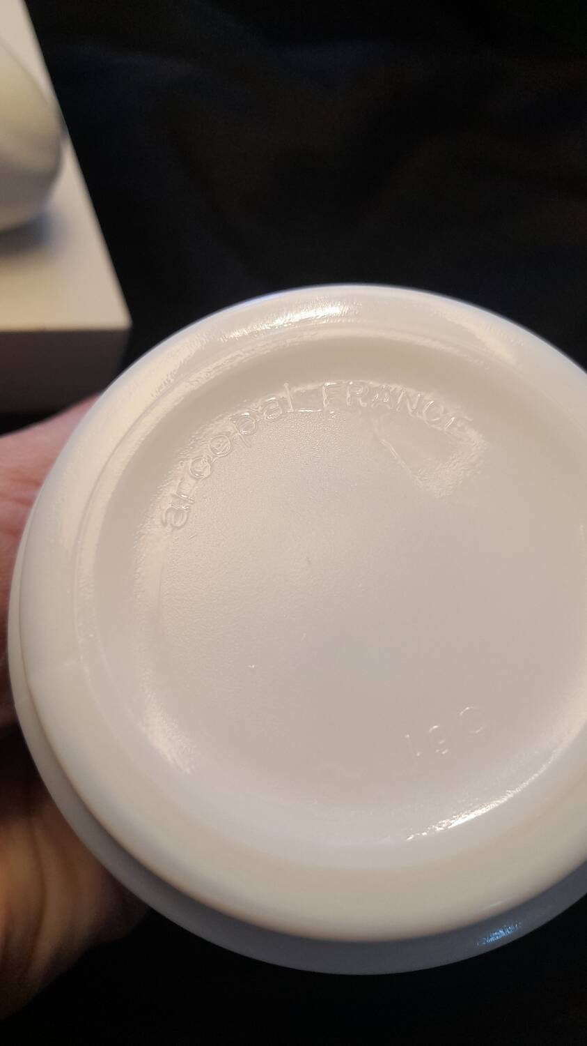 Arcopal white coffee service