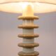 Lampadaire en bois laqué blanc et beige. Années 1980-90