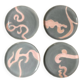 Lot de 4 assiettes grises motifs roses