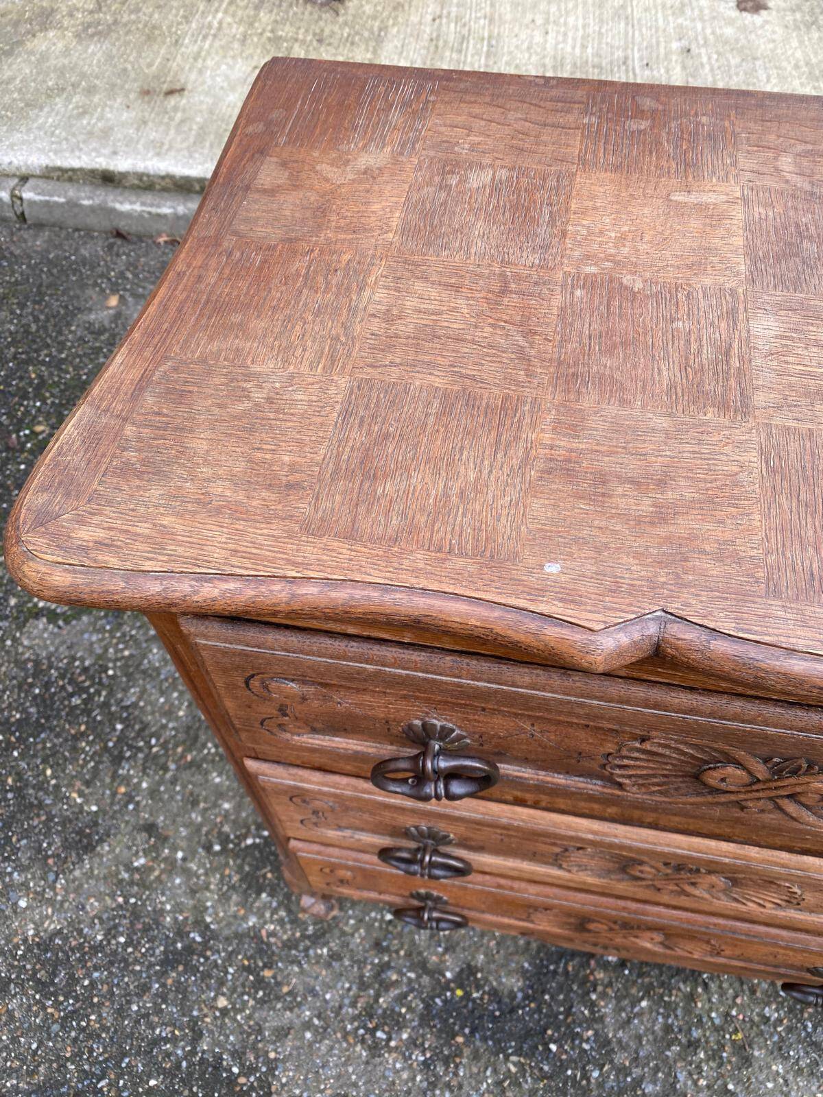 Commode vintage style Louis XV en bois du 19ème