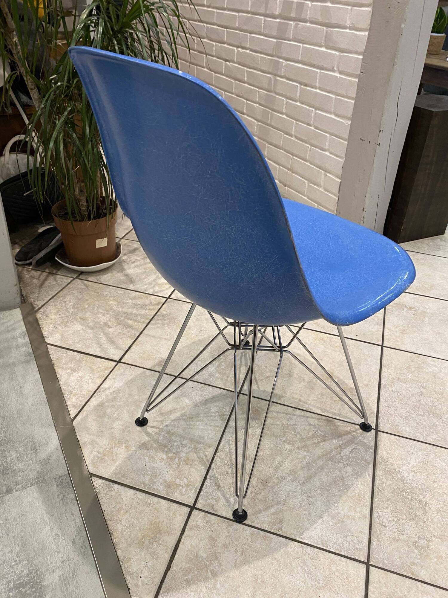 Turquoise blue DSR Eiffel fiberglass chair Eames Herman Miller vintage
