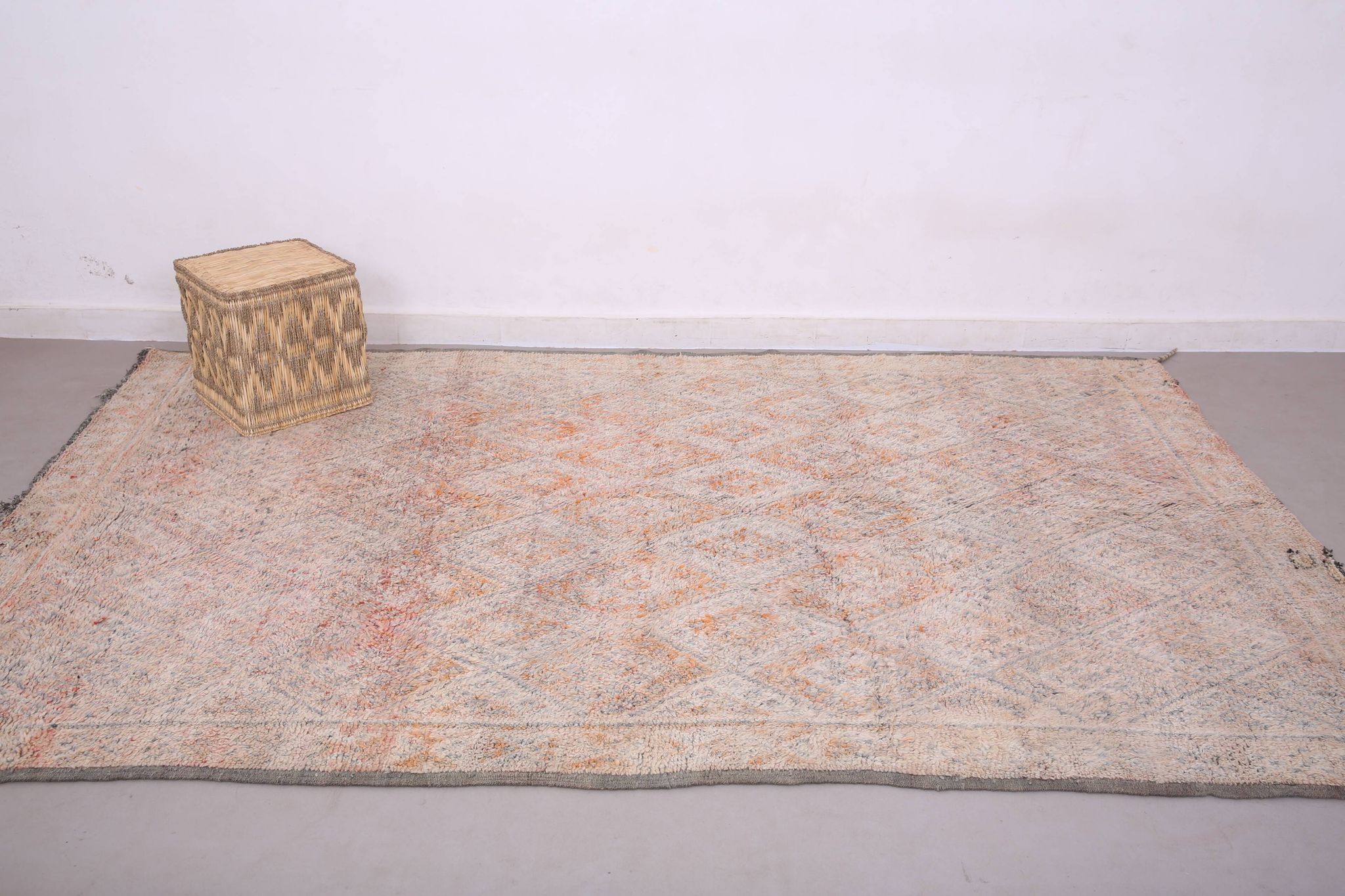 Pale Vintage Moroccan Rug 197 x 306 cm, Berber Wool Rug, Handmade Rug Boho