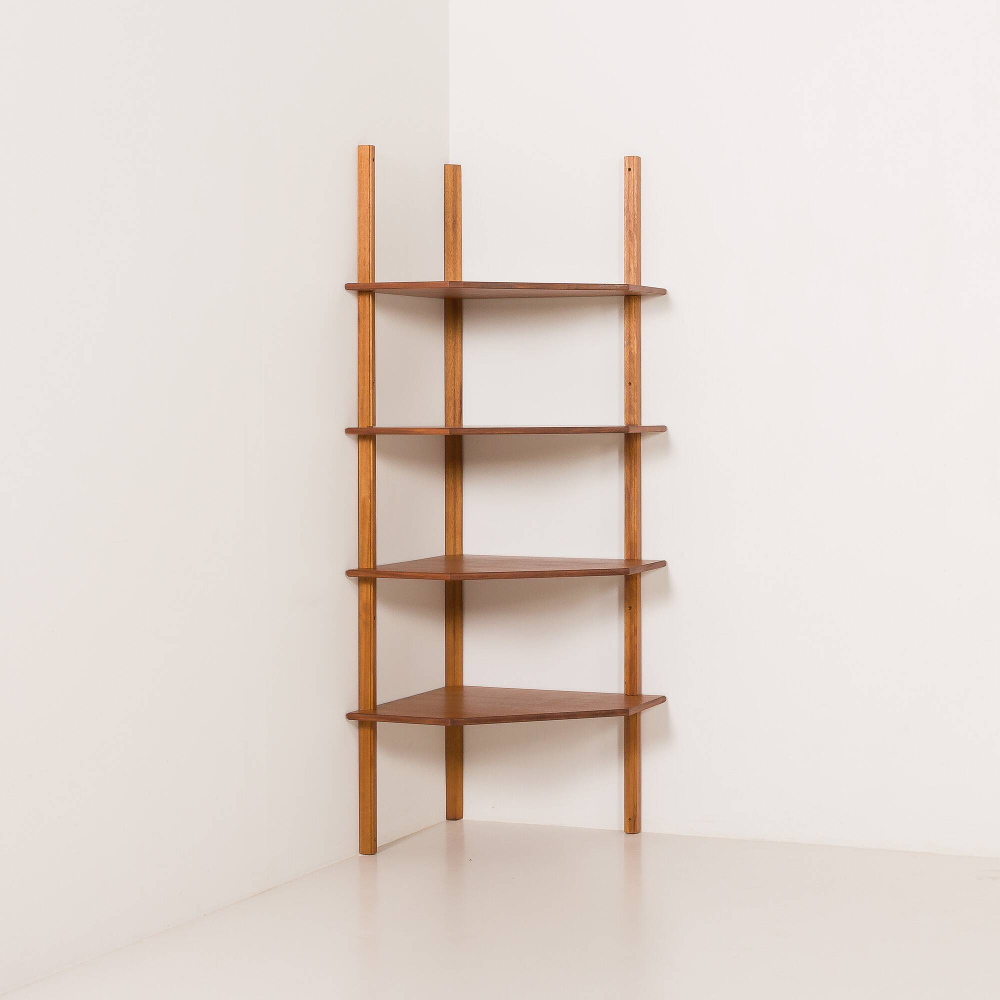 Meuble d'angle mural italien du milieu du siècle, années 1970