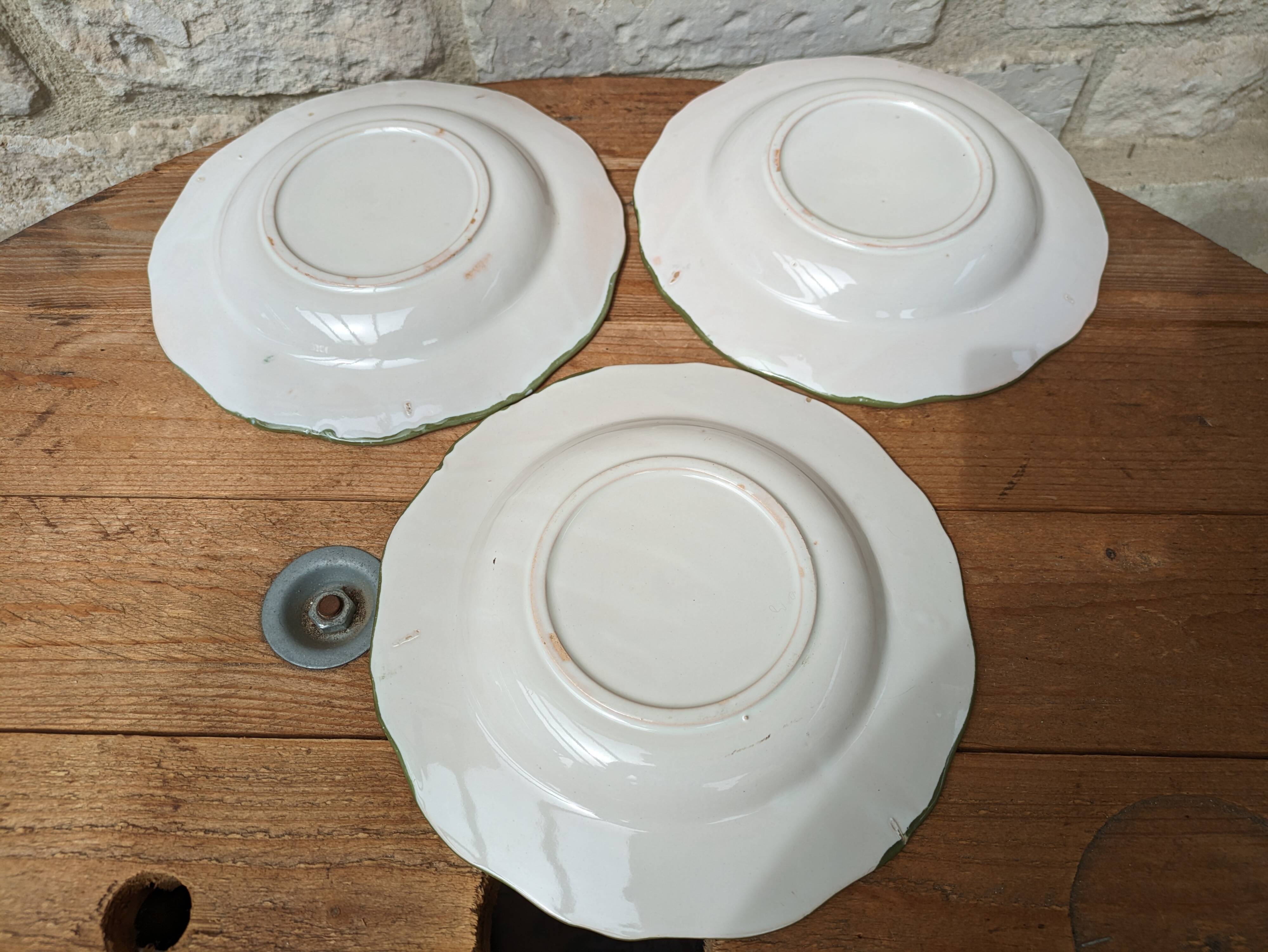 Ensemble de 3 assiettes creuses décoratives à décor floral