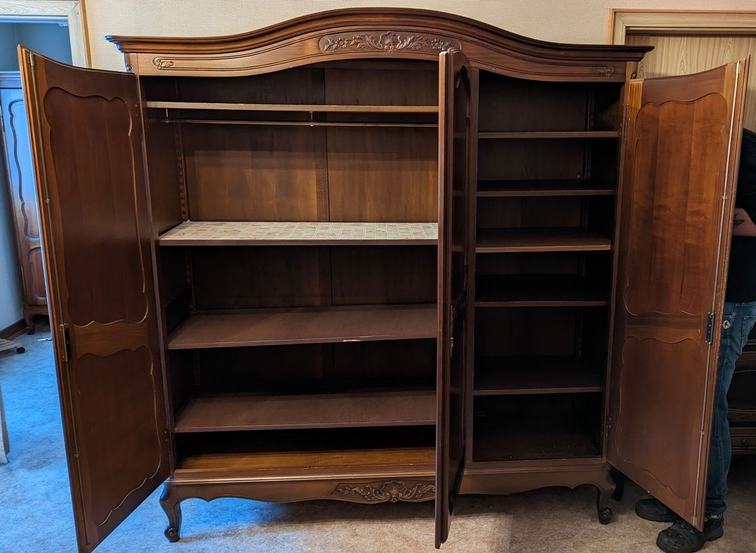 Wardrobe wardrobe 3 doors