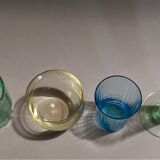 Verres à liqueur shooter vintage série de six couleurs assorties