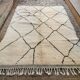 Authentique tapis berbère marocain écru et noir 3*2m