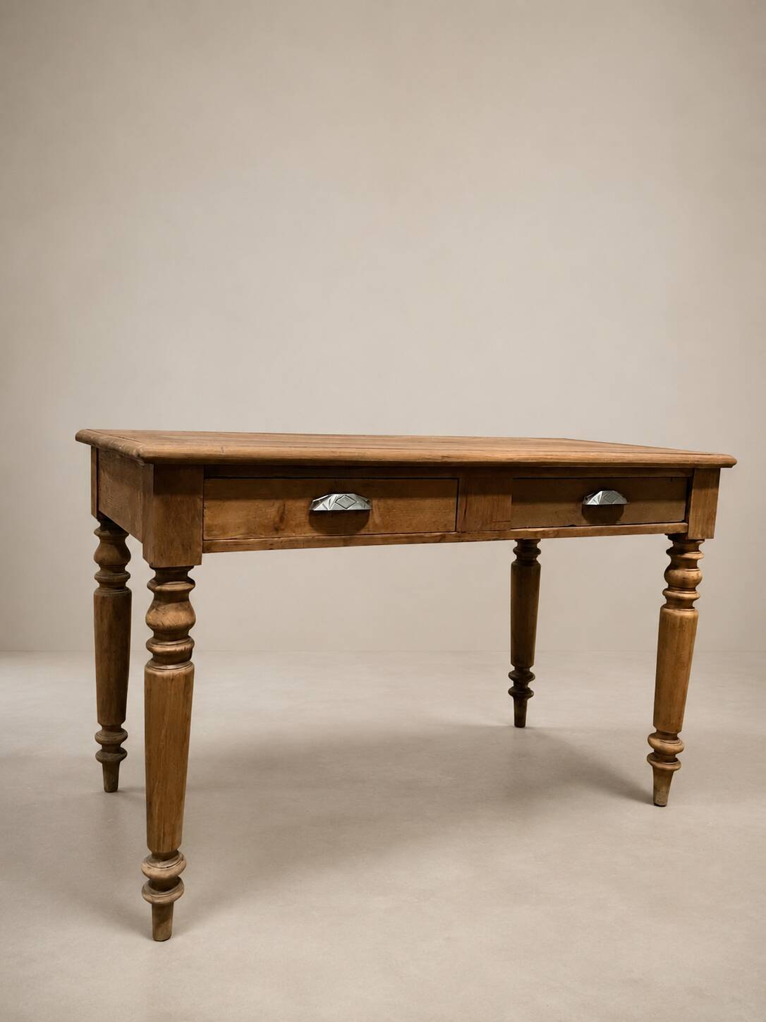 Antique farmhouse table in solid oak – Art Deco handles