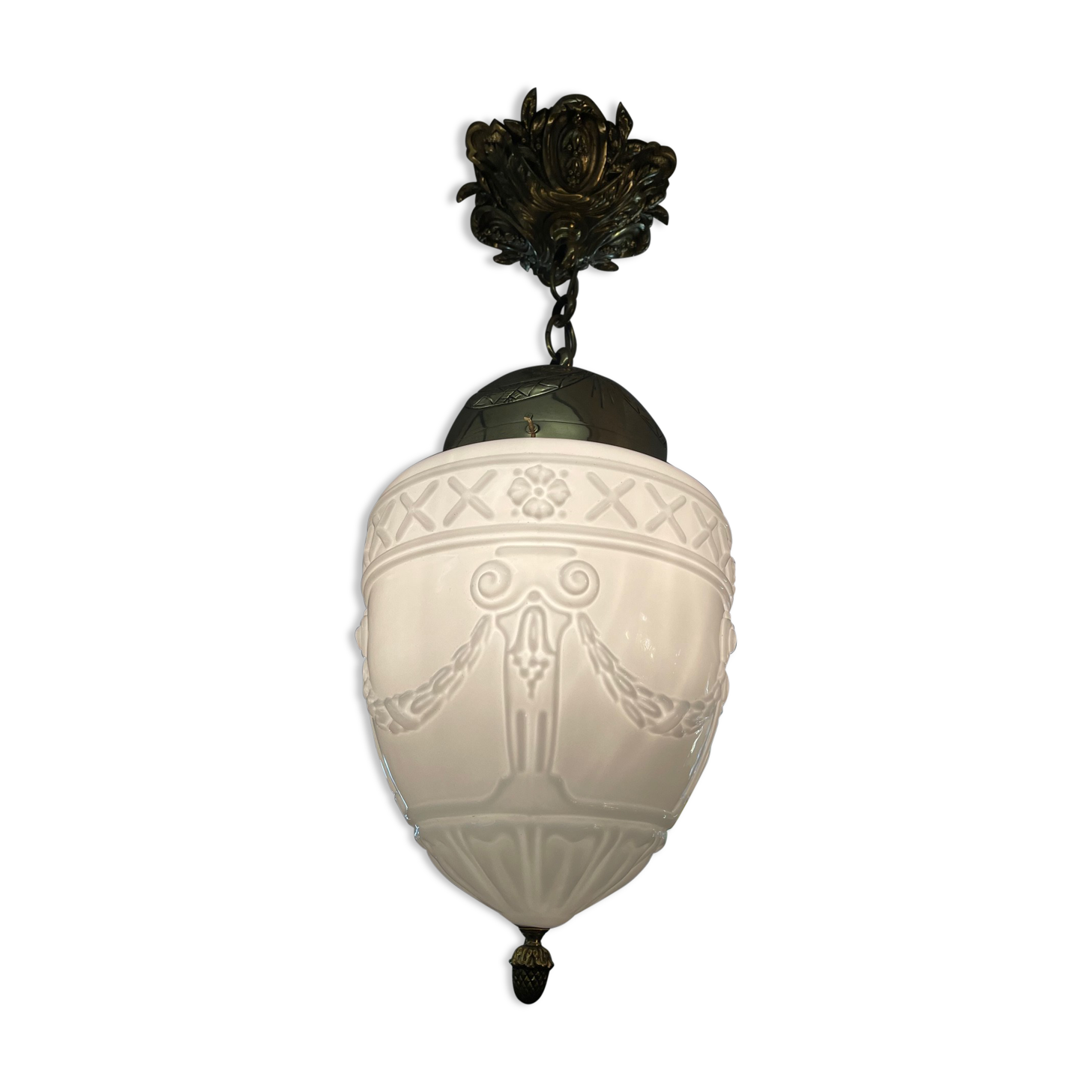 Opaline suspension
