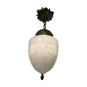 Suspension en opaline