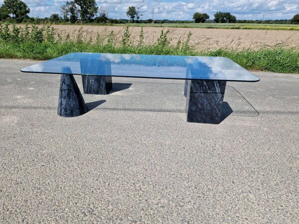 Table basse sculpturale vintage en marbre et verre année 80