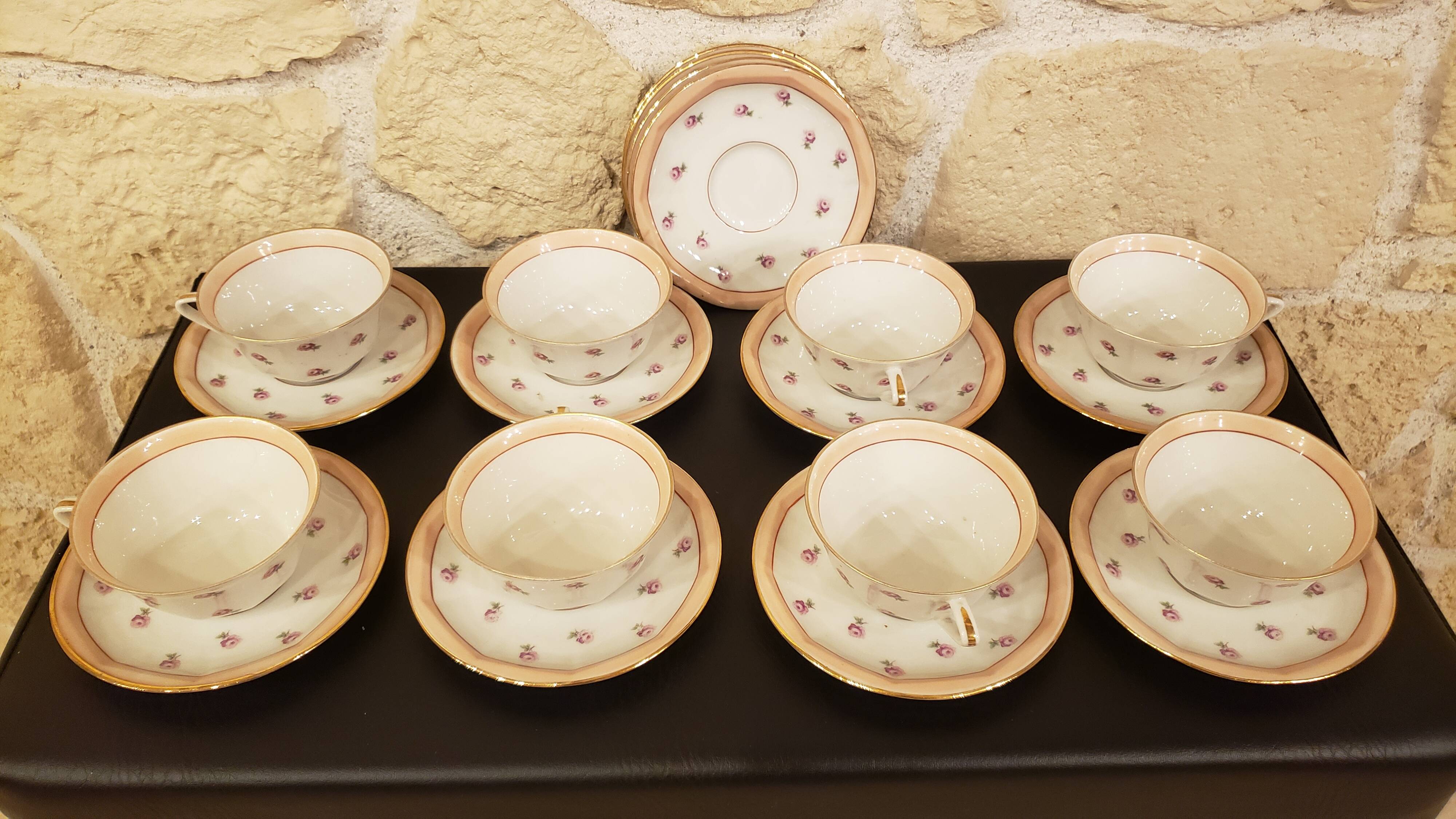 Set of 8 Limoges porcelain cups and 12 saucers