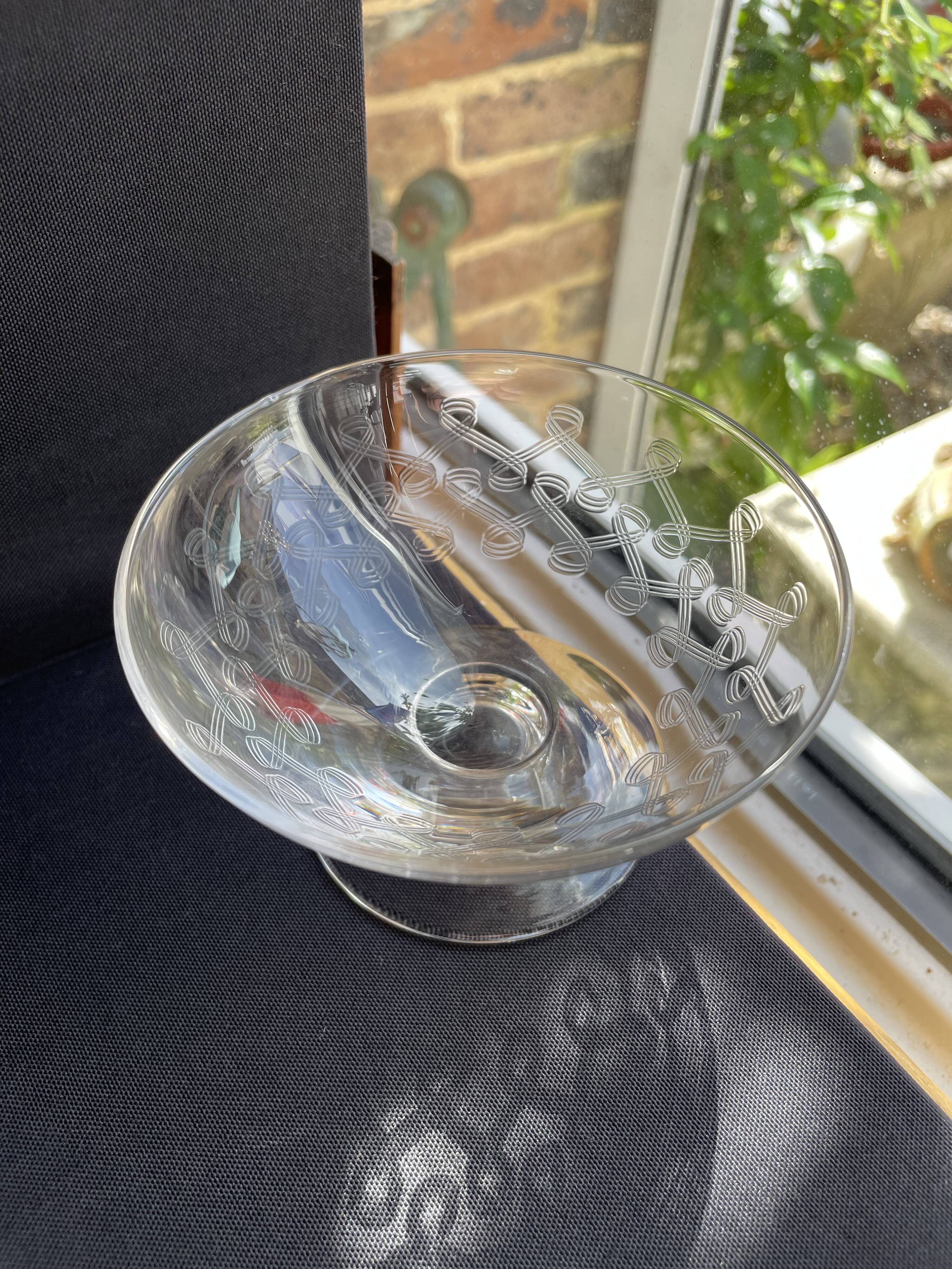 6 champagne glasses – Engraved crystal