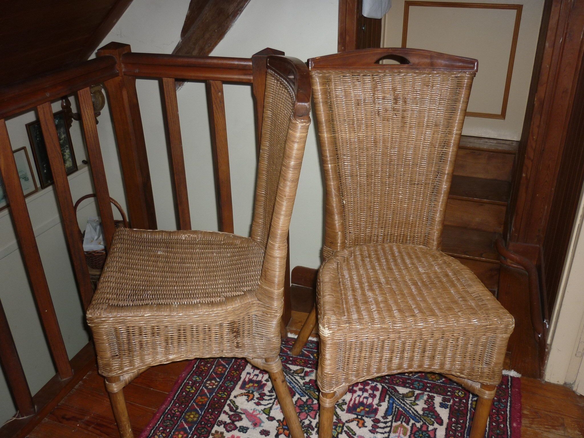 Pair of 2 rattan chairs