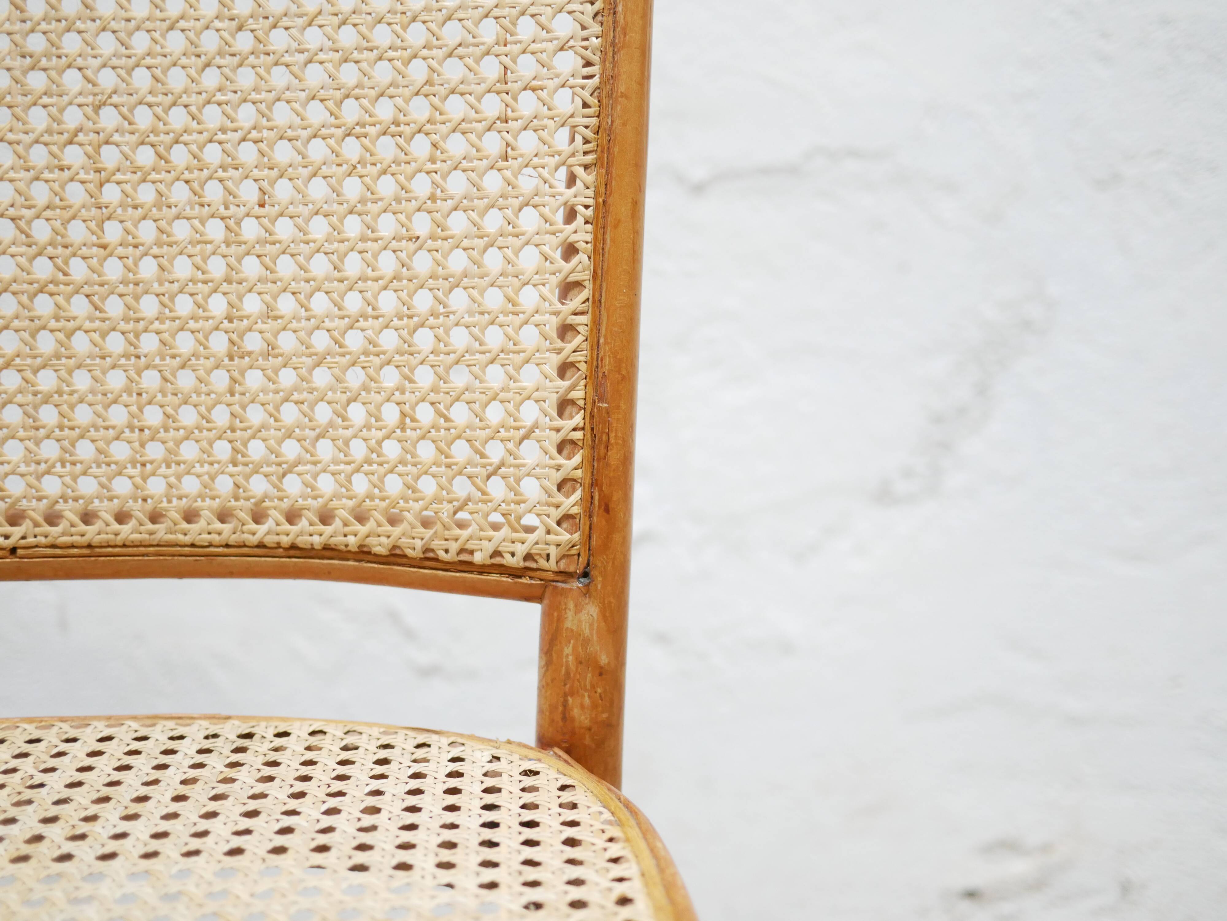 Chaise cannée vintage par J. Hoffmann, éditions Thonet