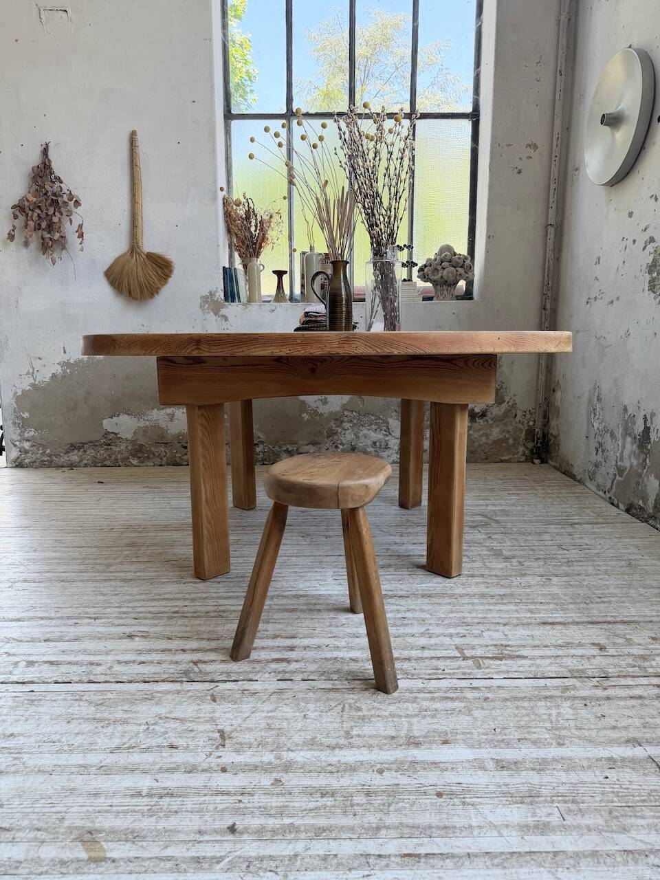 Round XL constructivist table