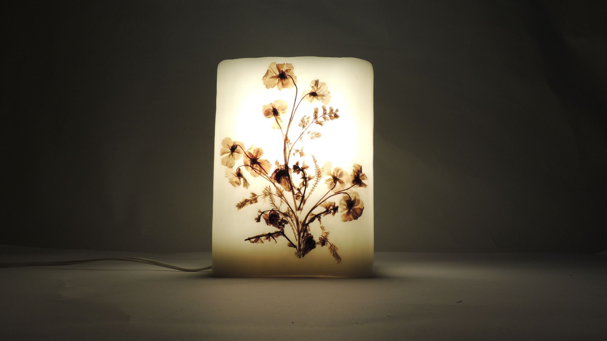 Lampe "Herbier" en cire vintage