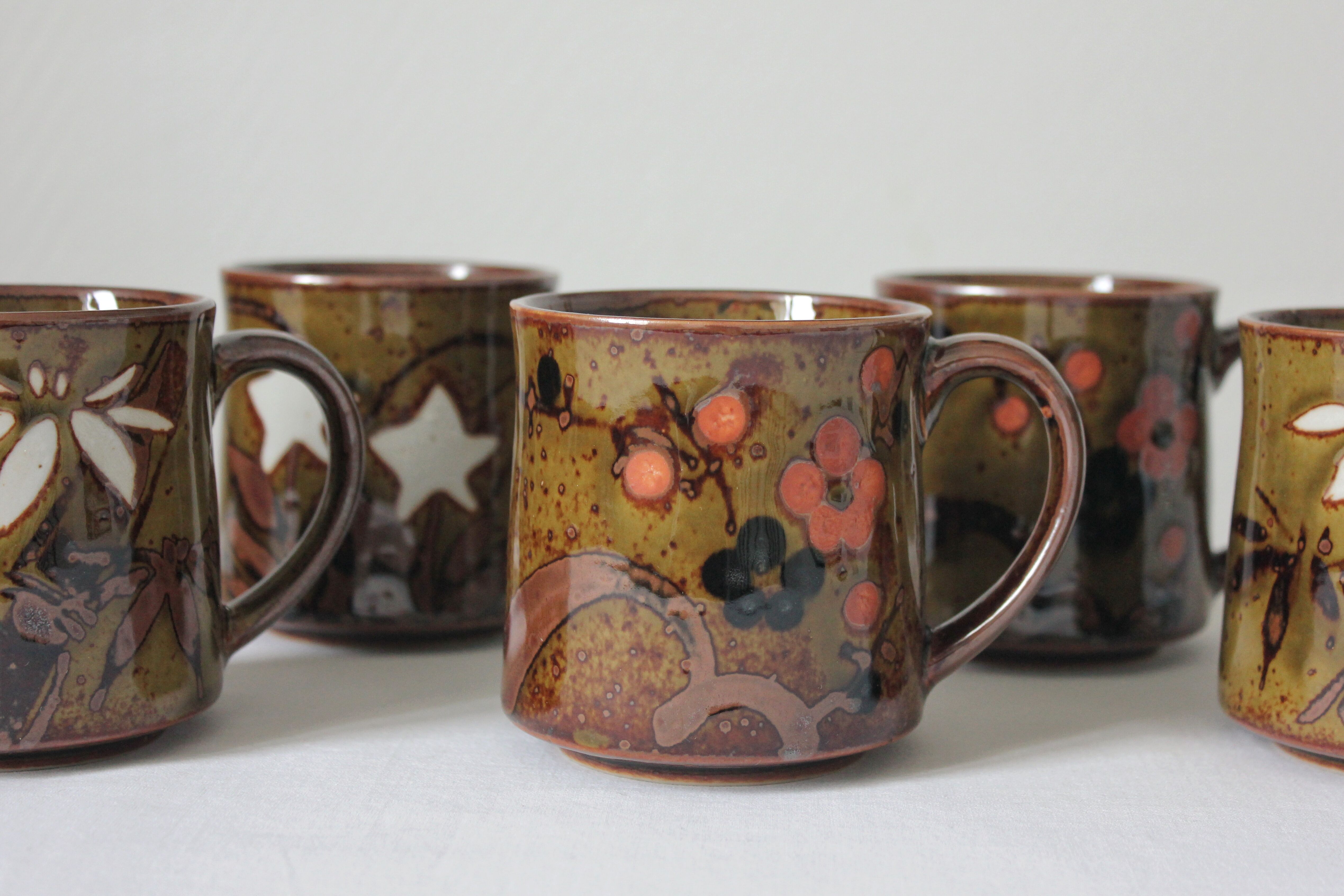 6 mugs en grès flambé vintage années 70