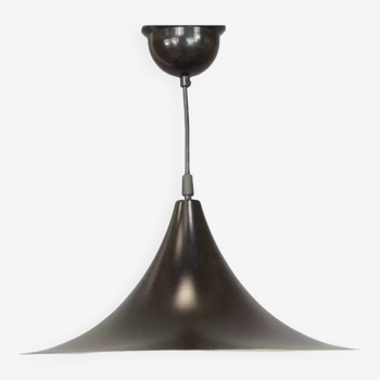 Black lacquered metal pendant light