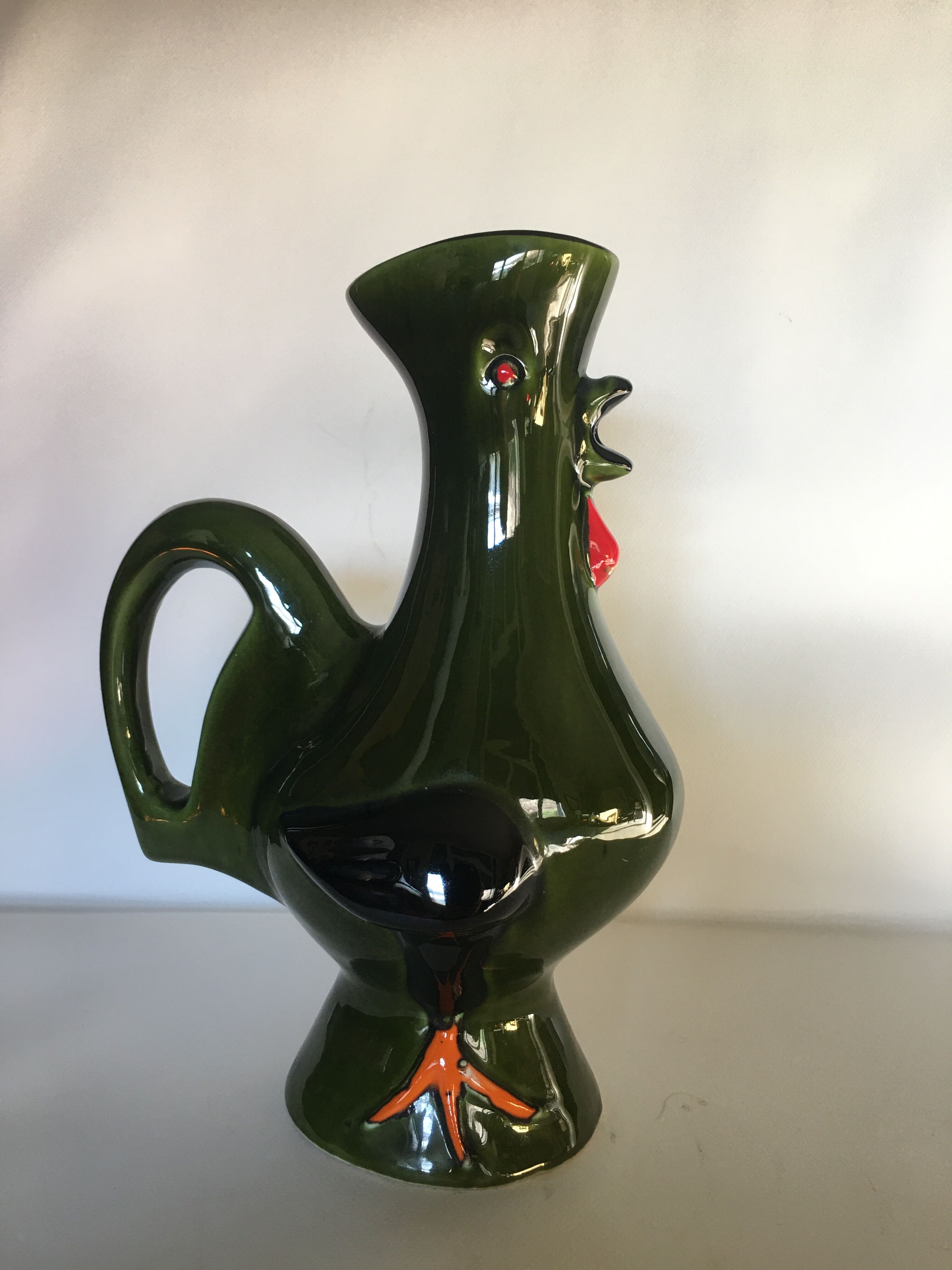 Zoomorphic pitcher poet laval