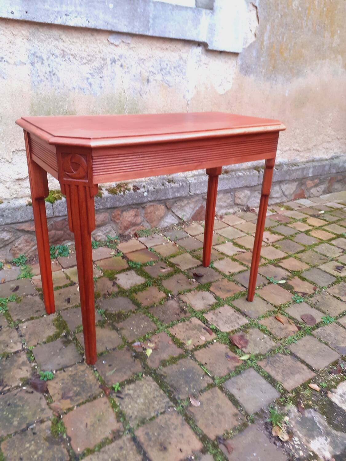 Art Deco wooden console from the 1920s.