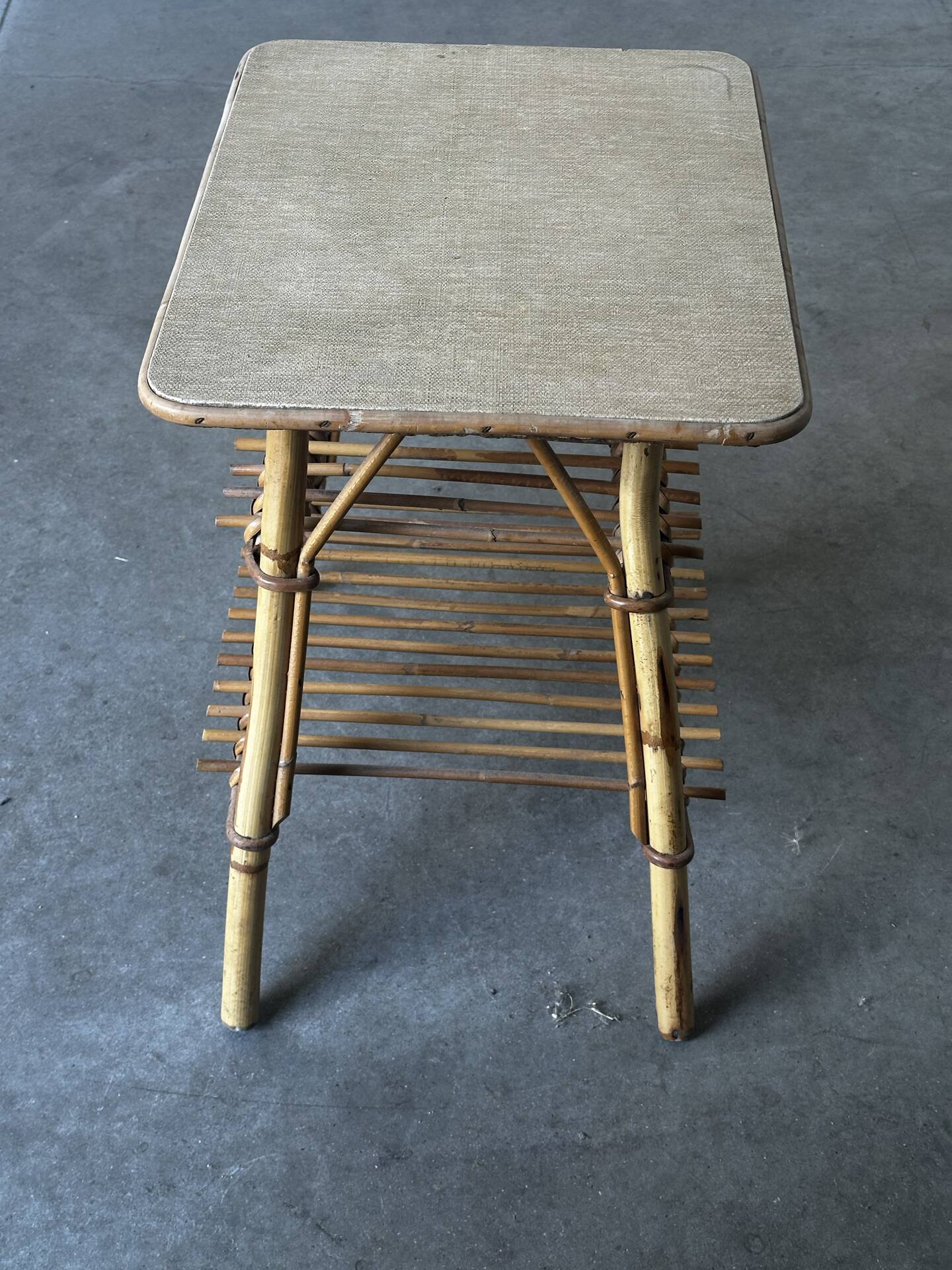 Bamboo and rattan side table with magazine rack – Years