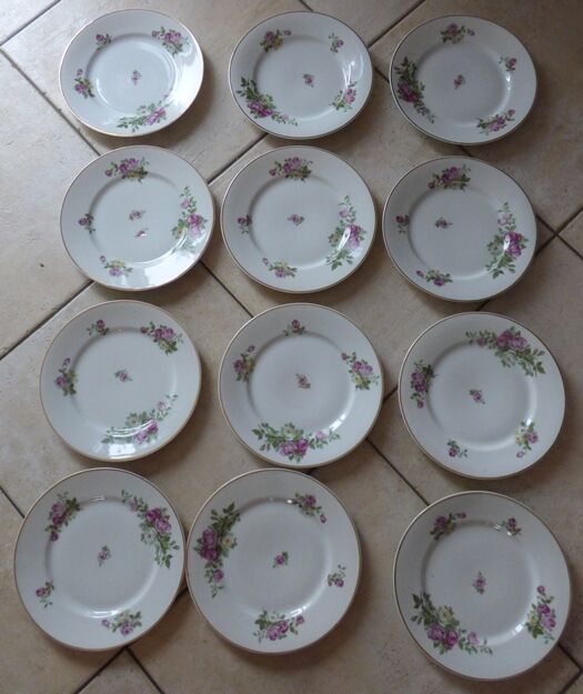 12 Plates pattern flowers in Limoges porcelain