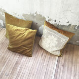 Lot of 3 yellow velvet cushions