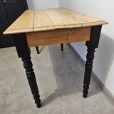 Antique farmhouse table in solid oak with turned legs