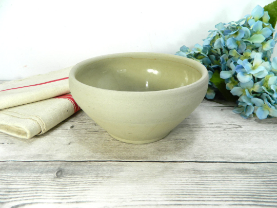 Stoneware kitchen bowl