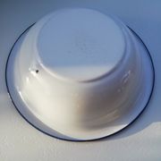Bassine en tôle émaillée