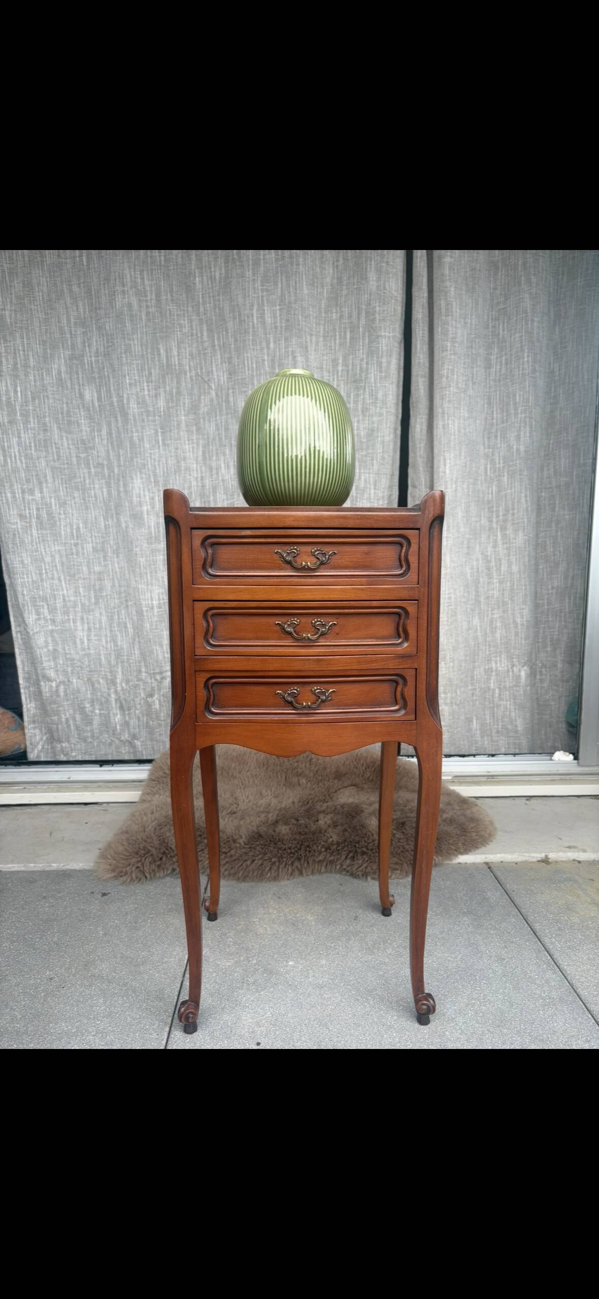 “Léopold” side table