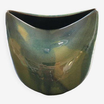 Green sandstone artist vase