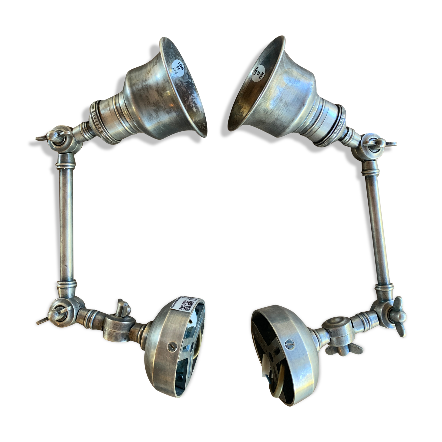Double-arm articulated lamps of the chehoma brand