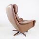Fauteuil cuir avec pouf de Madsen & Schübel pour Bovenkamp