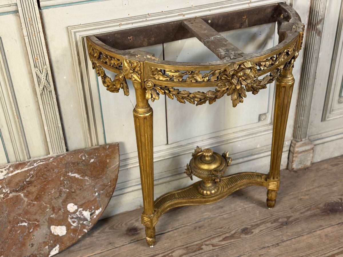 Console Louis XVI in gilded wood, Rance marble, 18th century