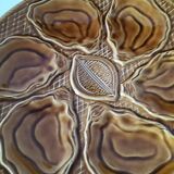 Duo of oyster plates in slip