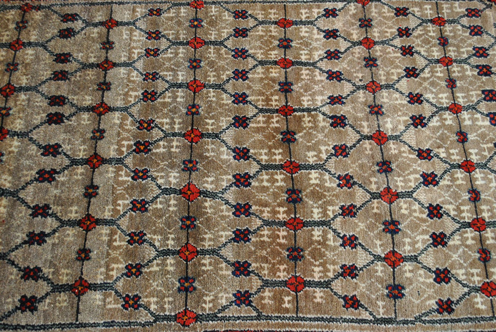 Authentic Persian rug 196x119cm