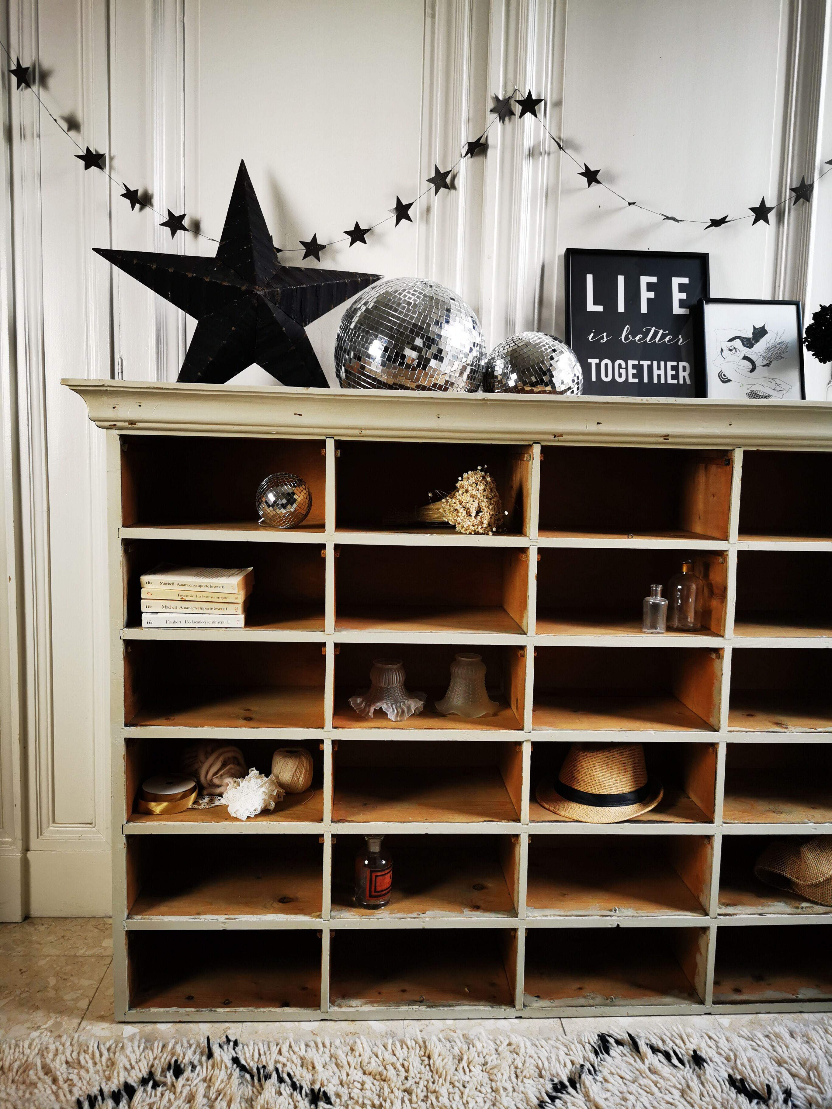 Former cabinet with lockers