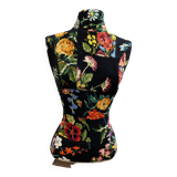 Canvas bust with flower patterns on a black background