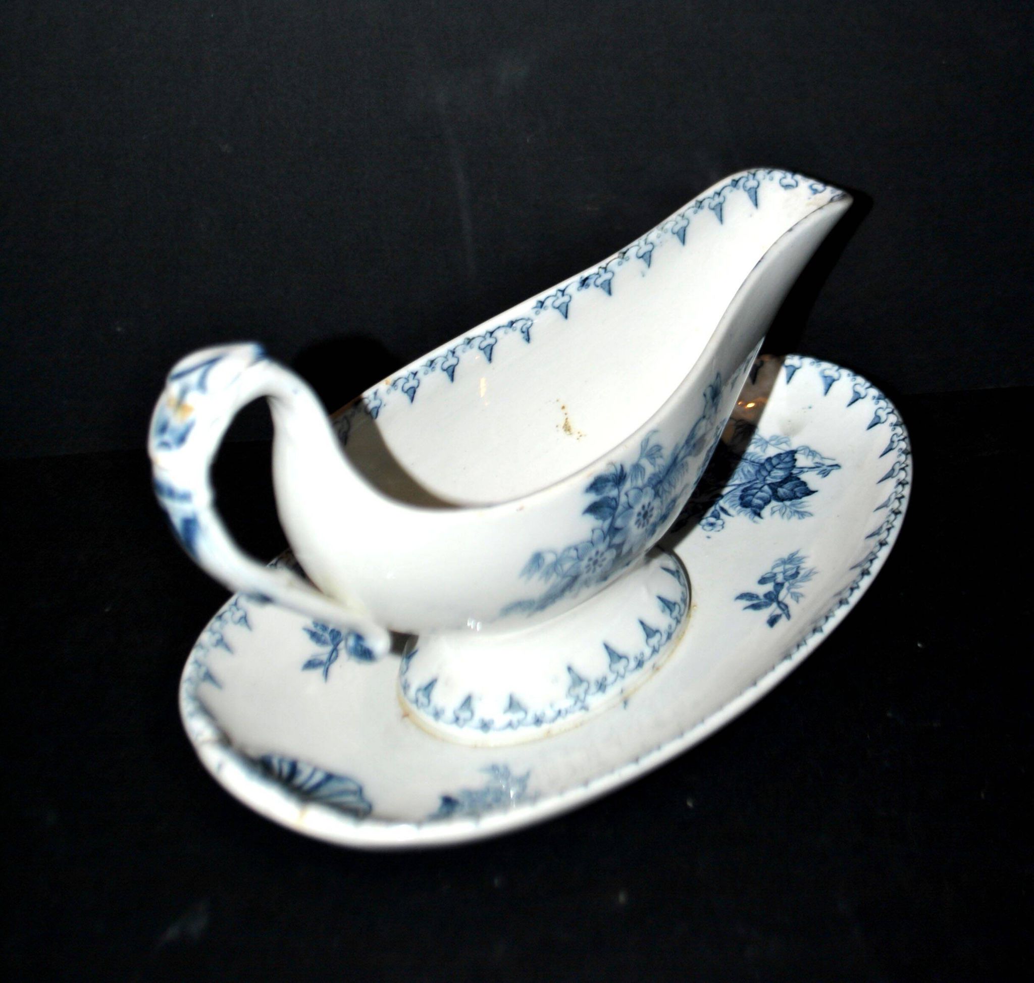Sarreguemines U&C Flore sauce boat in earthenware with blue flowers