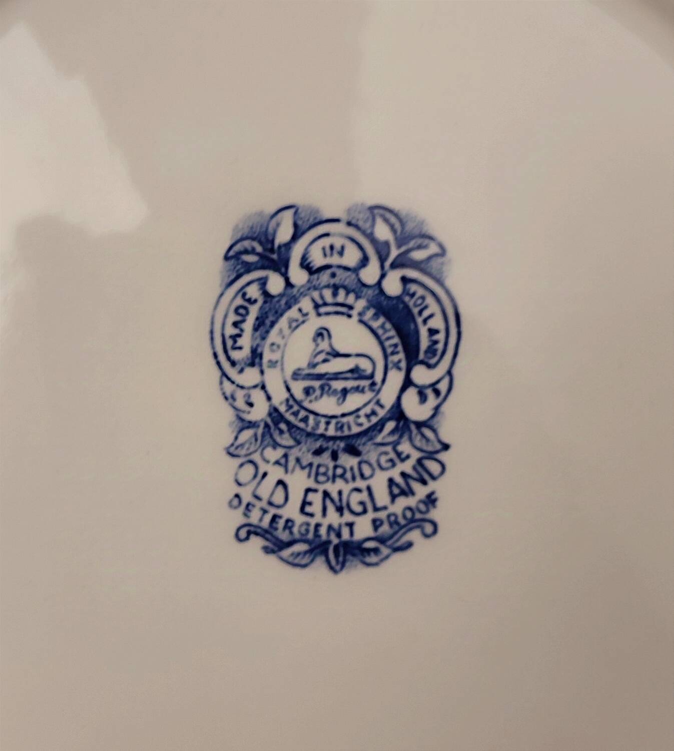 Large Round Dish - Cambridge - Old England