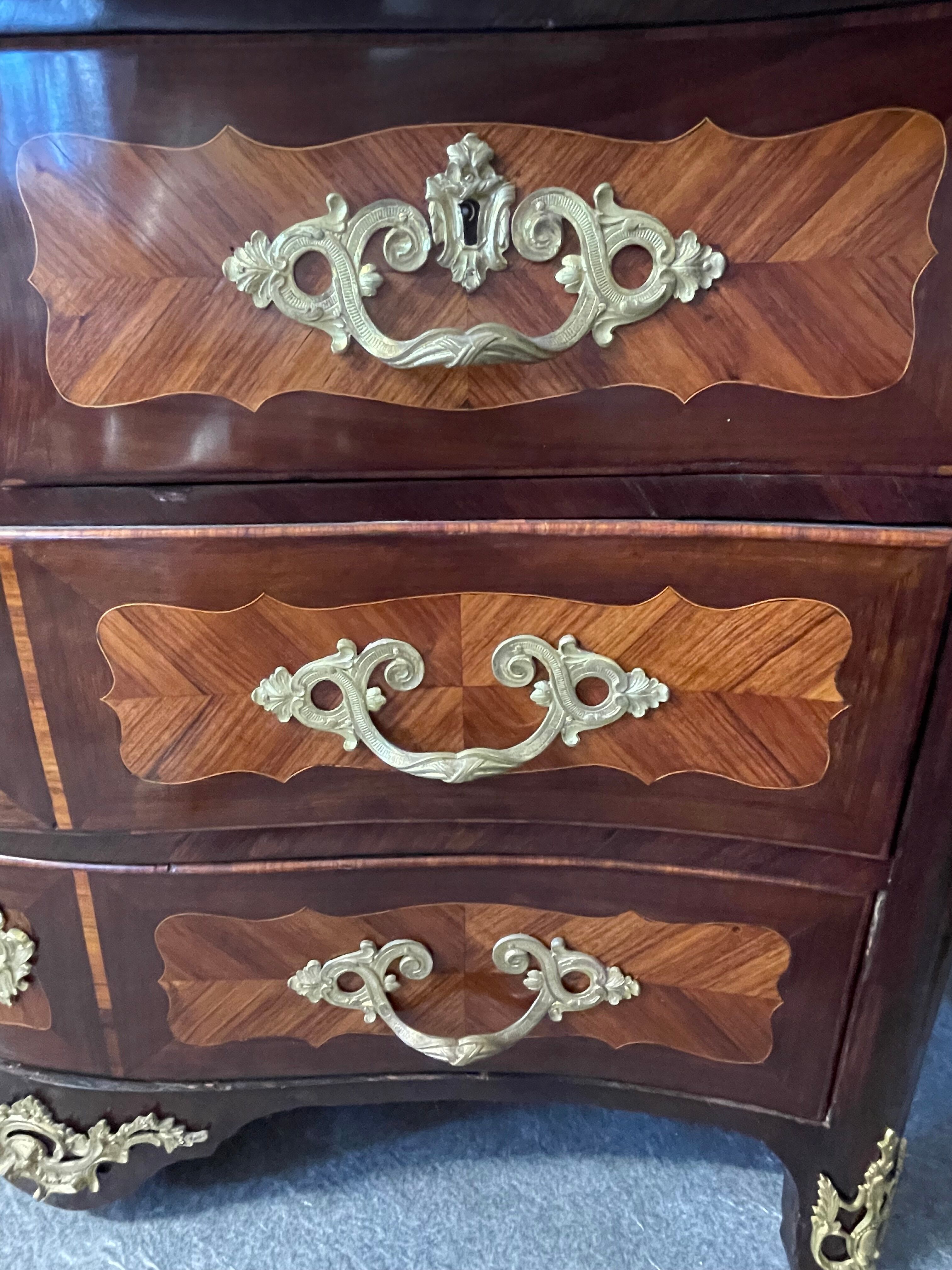 Louis 15 period 18th chest of drawers