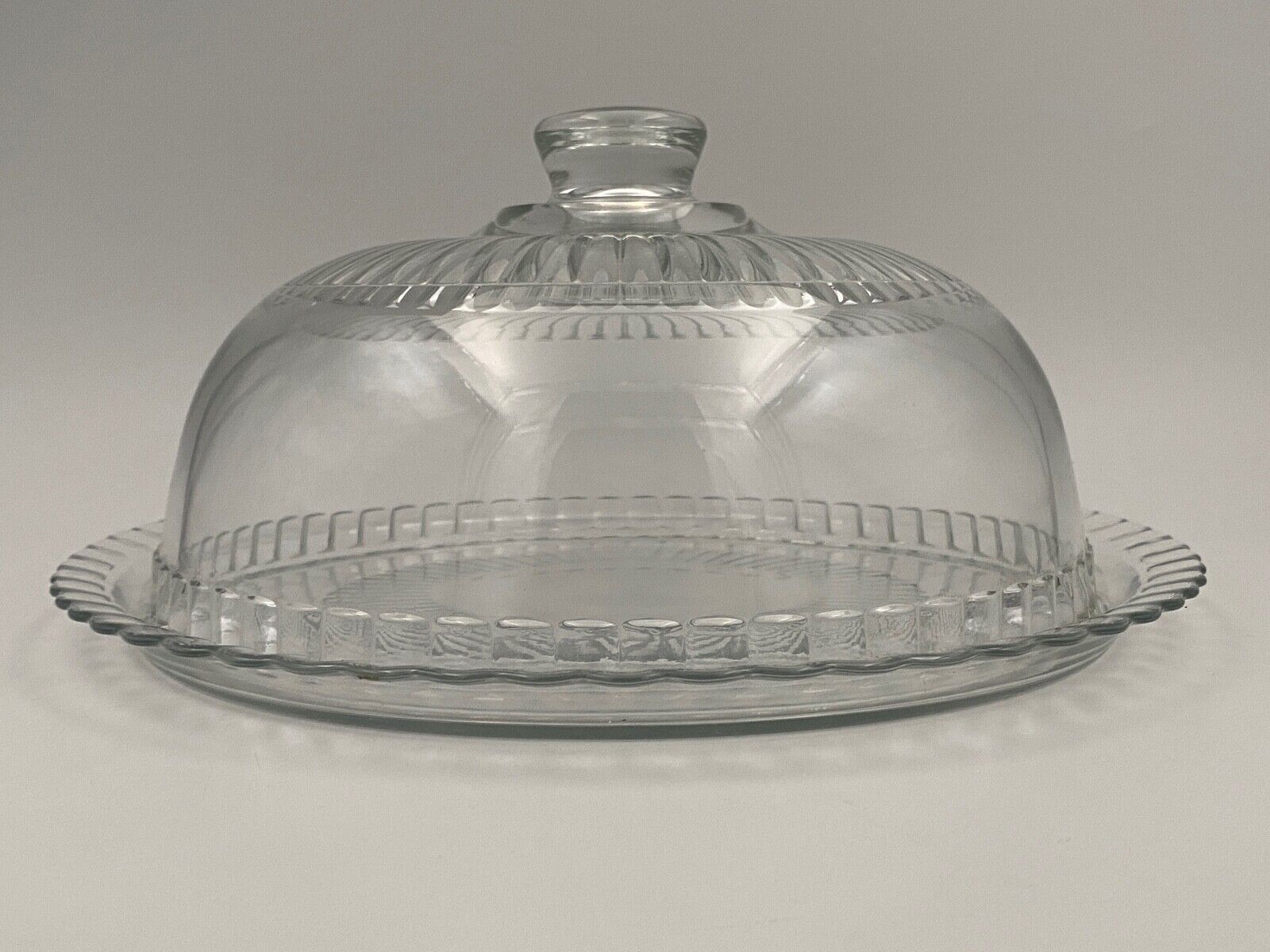 Bell with cakes or cheeses in molded press xxe with dish