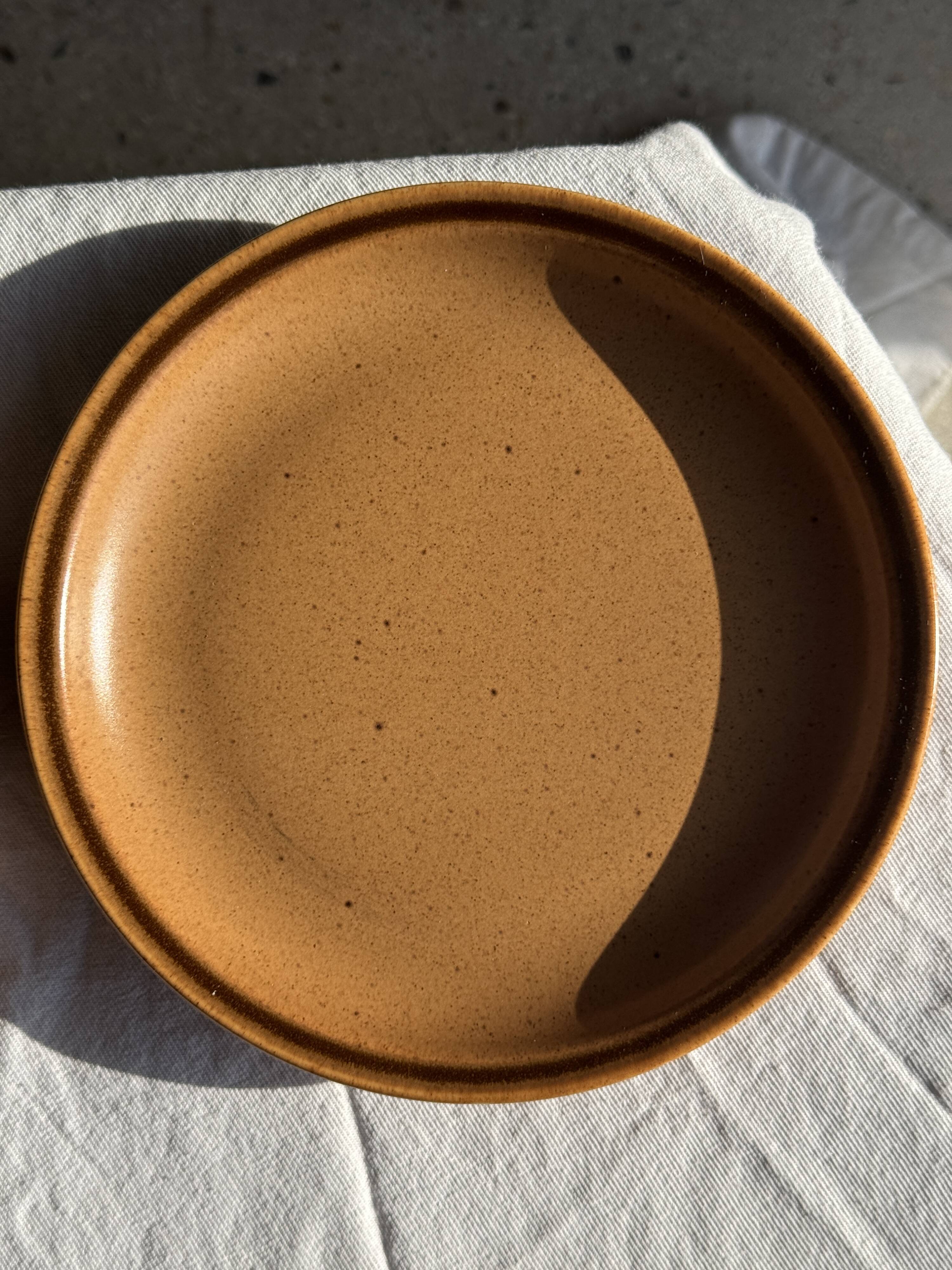Set of 11 small dessert plates in brown-striped stoneware from Sarreguemines.