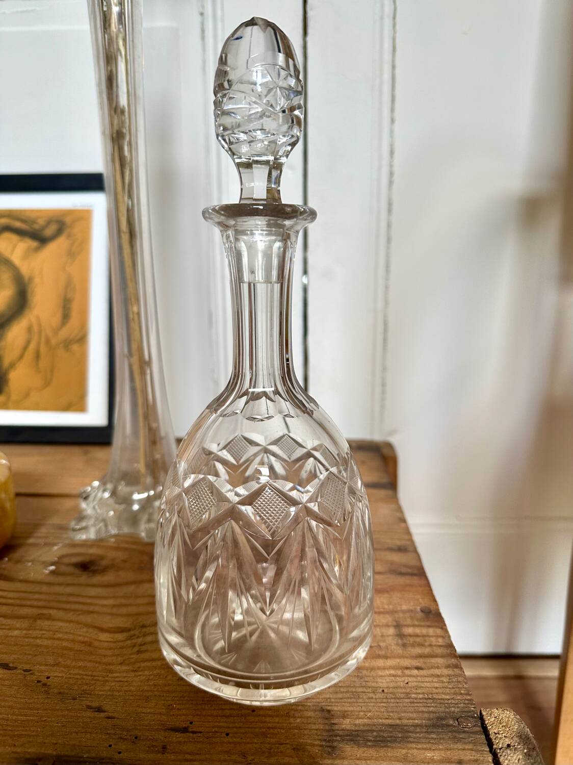 Small carafe and its chiseled glass stopper