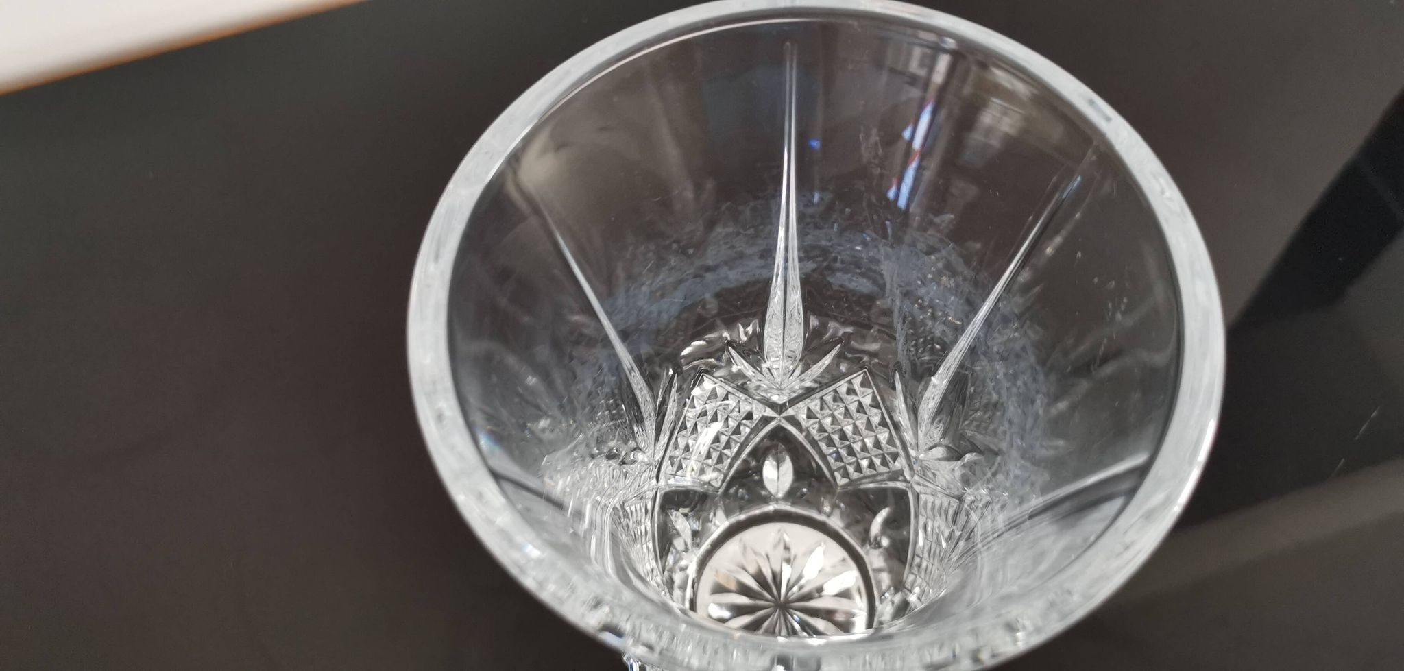Vase cylindrique à col évasé en cristal moulé Lorraine